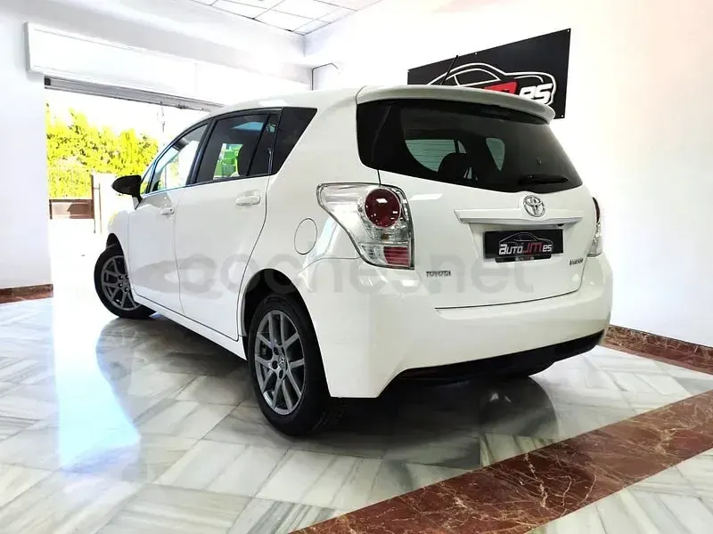 Usado Toyota Verso Advance 112 CV (82 kW) 2015 Blanco Monovolumen
