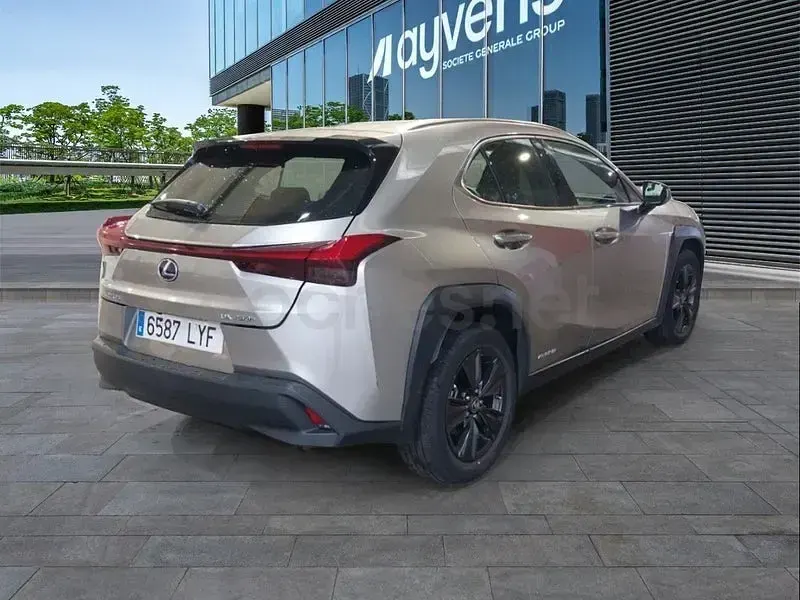 Usado Lexus UX Business Edition 184 CV (135 kW) 2022 Gris / plata SUV