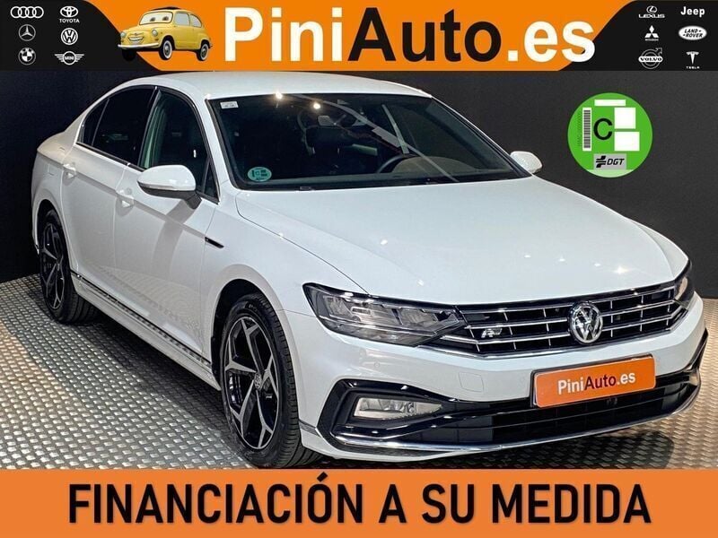 Blanco Usado 2020 VW Passat R-line Berlina | 24.000 € (Caro) - Imagen 1/4