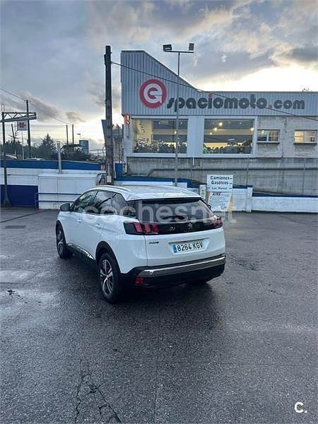 Usado Peugeot 3008 Active 120 CV (88 kW) 2018 Blanco SUV