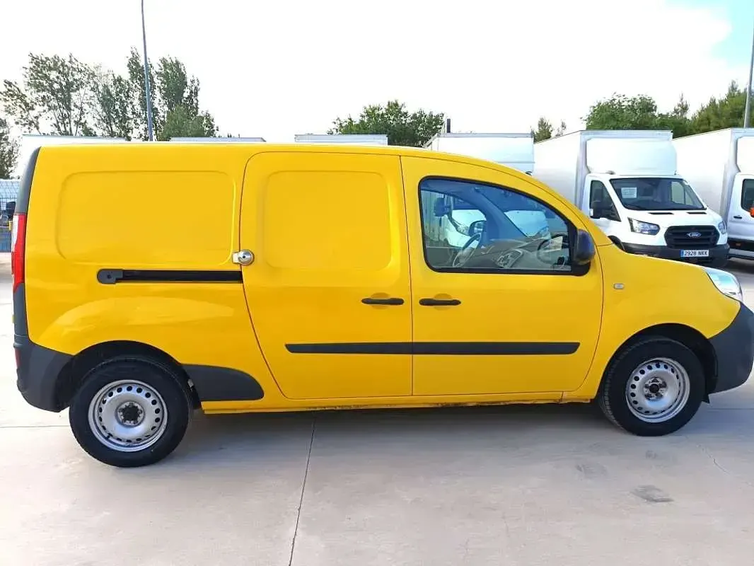 Usado Renault Kangoo 90 CV (66 kW) 2019 Amarillo Monovolumen