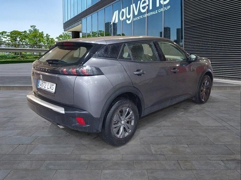 Usado Peugeot 2008 Active 110 CV (80 kW) 2021 Gris oscuro SUV