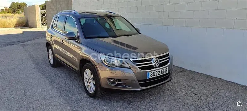 Używany VW Tiguan Sport 140 KM (102 kW) 2008 Szary SUV