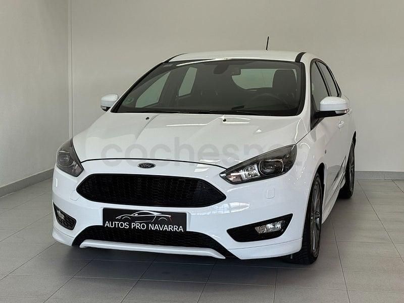 Usado Ford Focus ST-Line 182 CV (133 kW) 2017 Blanco Berlina