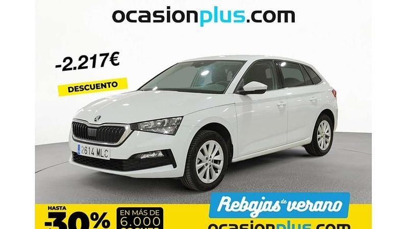 Blanco Usado 2023 Skoda Scala Ambition Utilitario | 17.680 € (Precio justo) - Imagen 1/4