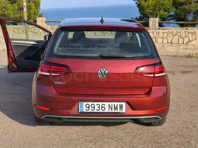 Usado VW Golf VII Advance 115 CV (84 kW) 2019 Granate Berlina