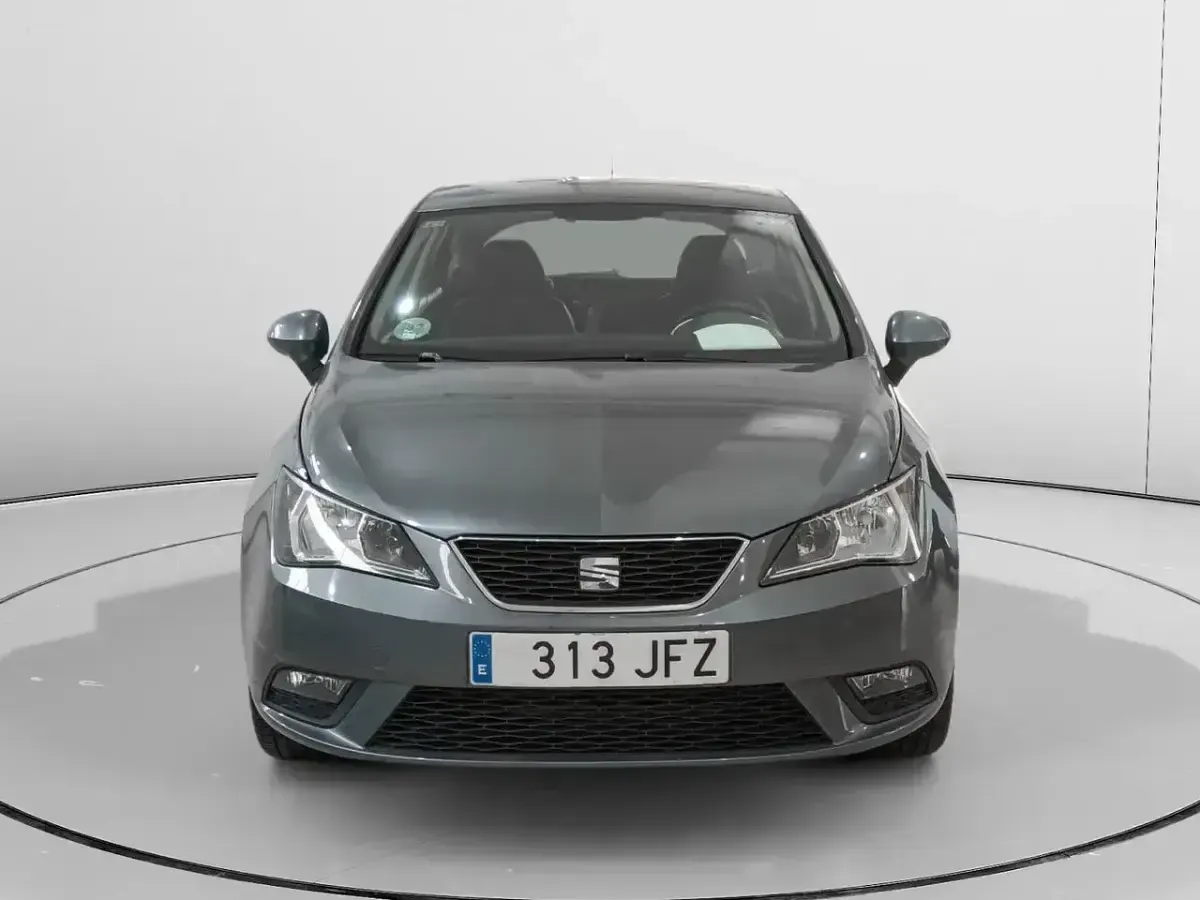 Usado Seat Ibiza I-Tech 90 CV (66 kW) 2015 Gris Berlina