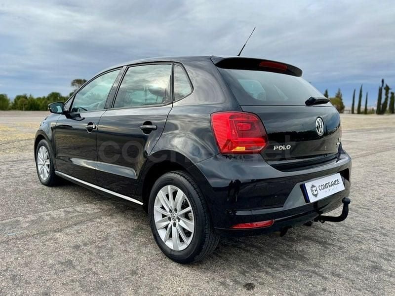 Usado VW Polo Sportline 90 CV (66 kW) 2015 Negro Berlina