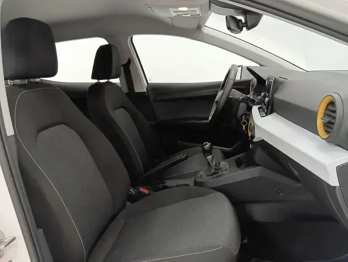 Usado Seat Ibiza Style 110 CV (80 kW) 2023 Blanco Utilitario