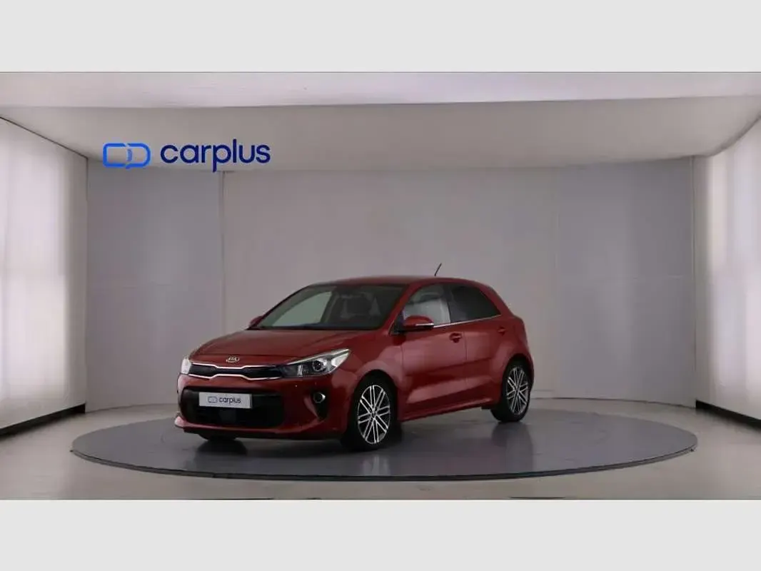 Usado Kia Rio 84 CV (61 kW) 2018 Rojo Utilitario