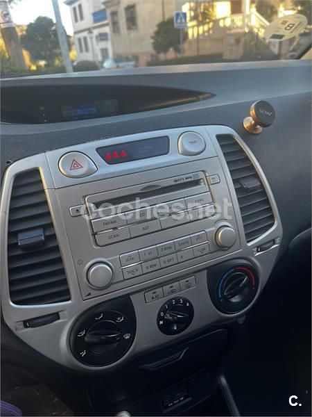 Usado Hyundai i20 Comfort 75 CV (55 kW) 2010 Blanco Utilitario