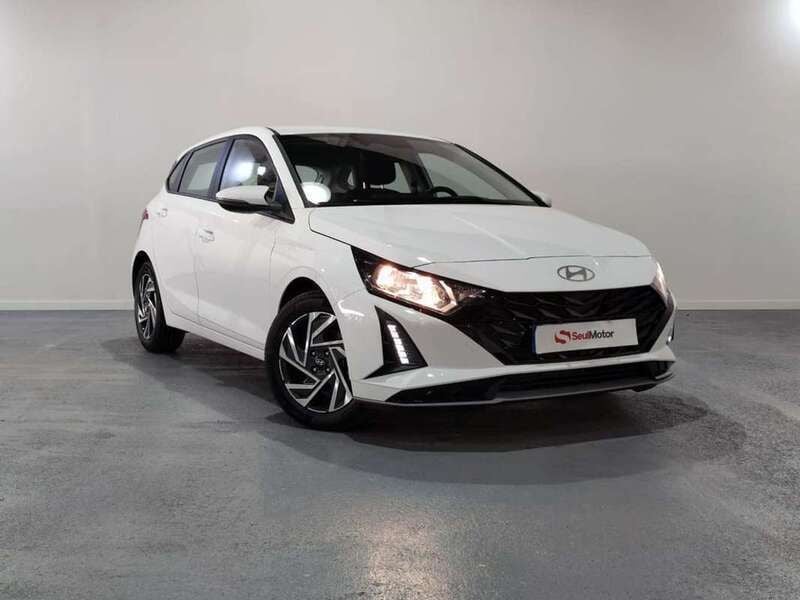 Blanco Usado 2024 Hyundai i20 Utilitario | 15.999 € (Precio justo) - Imagen 1/4