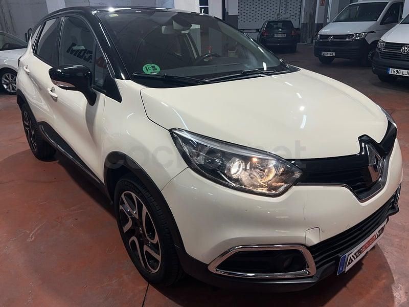 Usado Renault Captur Intens 90 CV (66 kW) 2016 Beige SUV