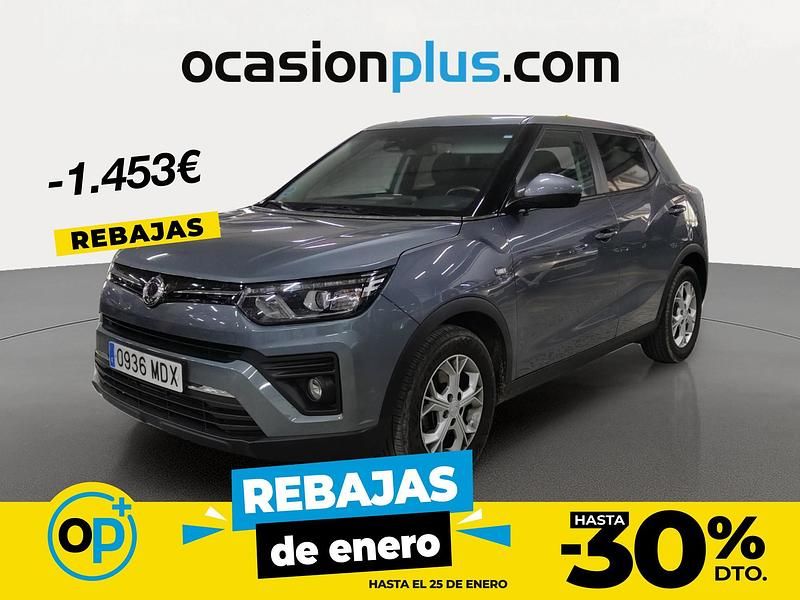 Gris Usado 2023 Ssangyong (KGM) Tivoli SUV | 15.990 € (Un poco caro) - Imagen 1/4