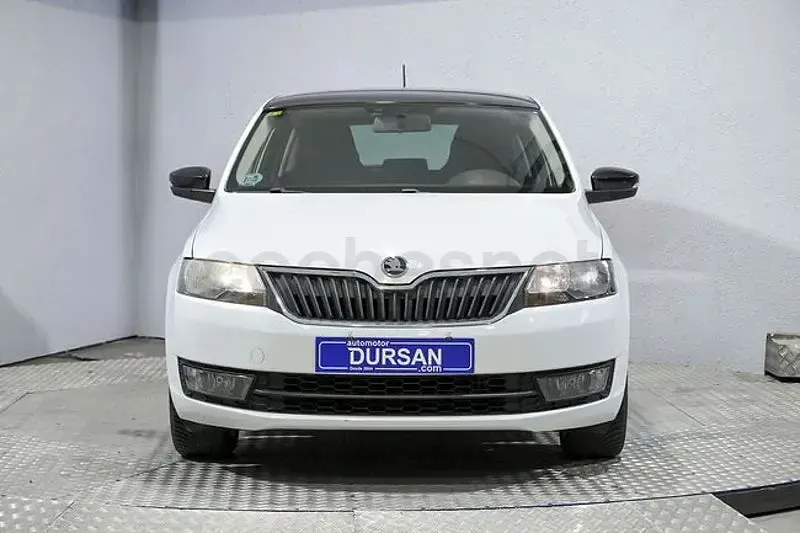 Usado Skoda Rapid Style 125 CV (91 kW) 2016 Blanco Utilitario