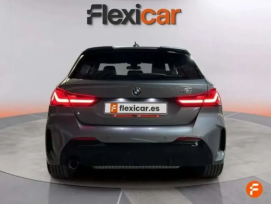 Usado BMW 118 136 CV (100 kW) 2024 Gris Utilitario