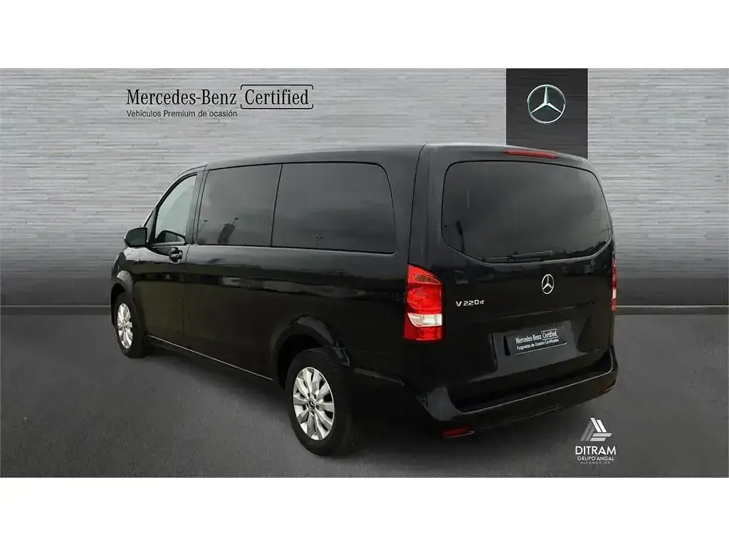 Usado Mercedes V220 163 CV (119 kW) 2023 Negro Monovolumen