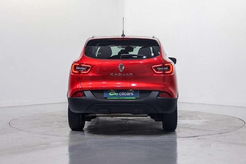 Usado Renault Kadjar LIMITED 132 CV (97 kW) 2018 Rojo SUV