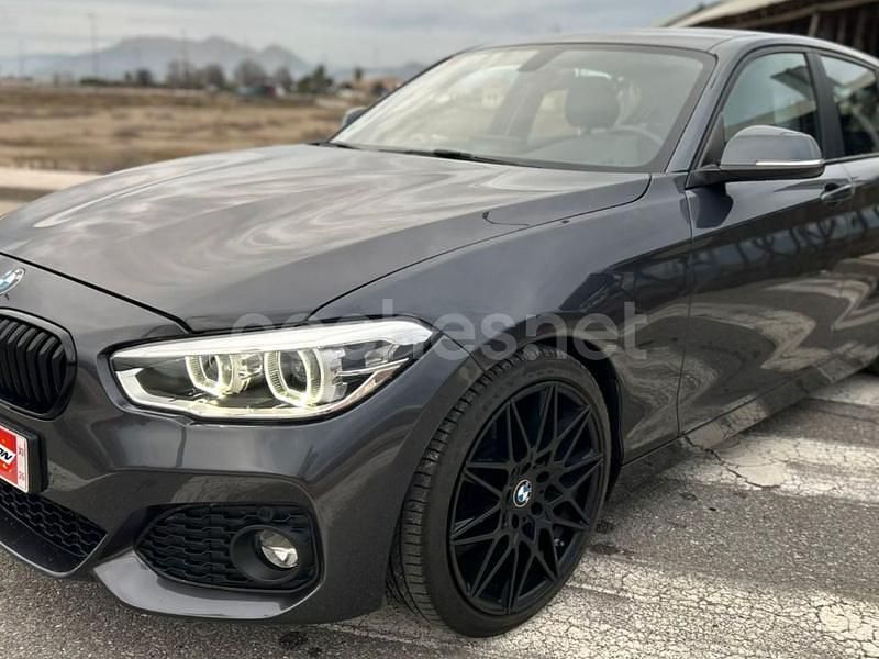 Usado BMW 118 Comfort Edition 136 CV (100 kW) 2018 Gris / plata Utilitario
