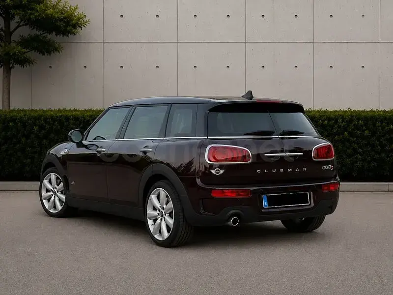 Usado Mini Cooper S Clubman 192 CV (141 kW) 2018 Granate Familiar