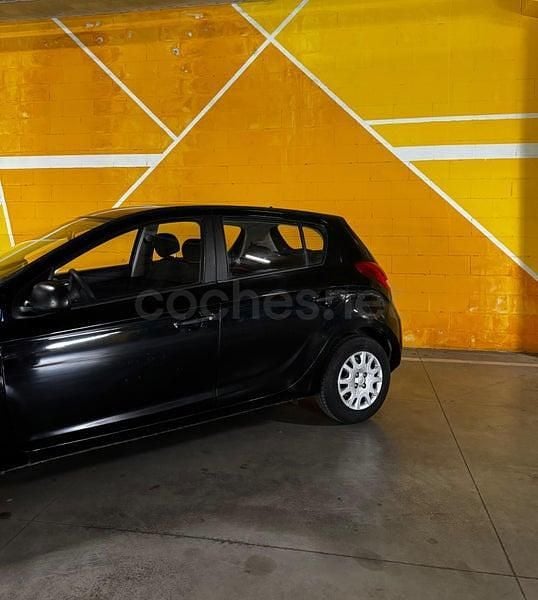 Usado Hyundai i20 Classic 78 CV (57 kW) 2010 Negro Utilitario
