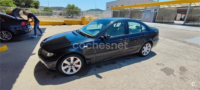 Usado BMW 320 136 CV (100 kW) 2002 Negro Familiar