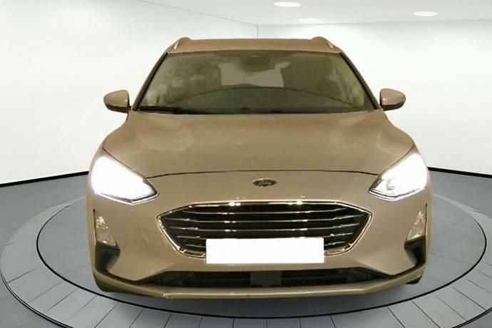 Usado Ford Focus Titanium 120 CV (88 kW) 2021 Gris Familiar