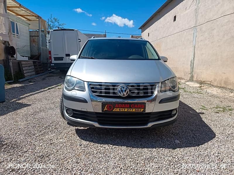Usado VW Touran Advance 105 CV (77 kW) 2008 Gris / plata Monovolumen