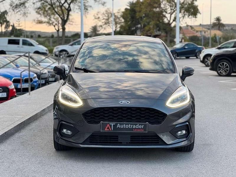 Usado Ford Fiesta ST-Line 140 CV (102 kW) 2018 Gris Utilitario