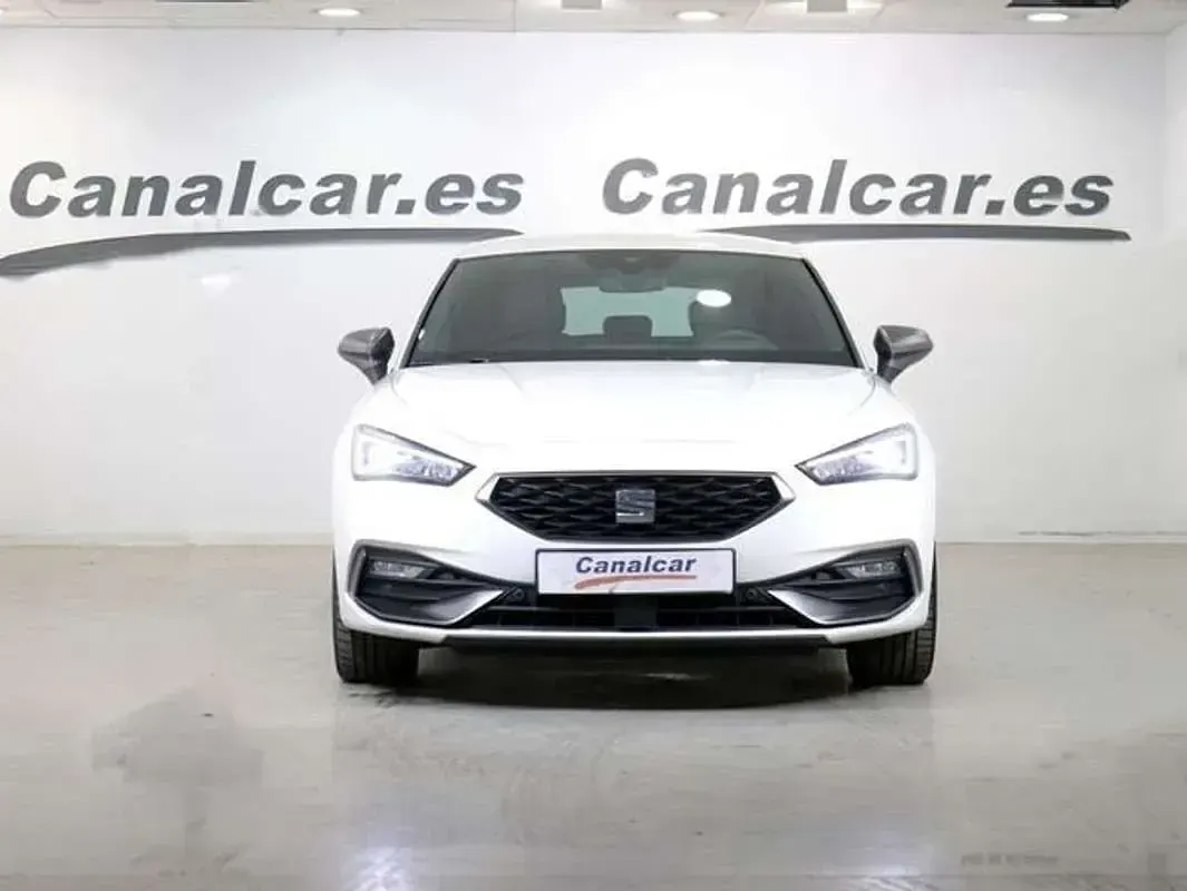 Usado Seat Leon FR 150 CV (110 kW) 2021 Blanco Monovolumen