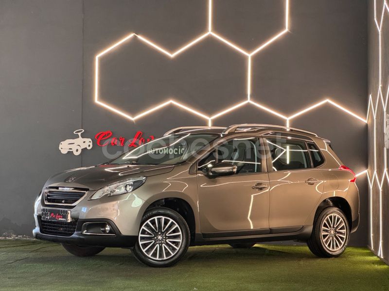 Usado Peugeot 2008 Allure 110 CV (80 kW) 2016 Beige SUV