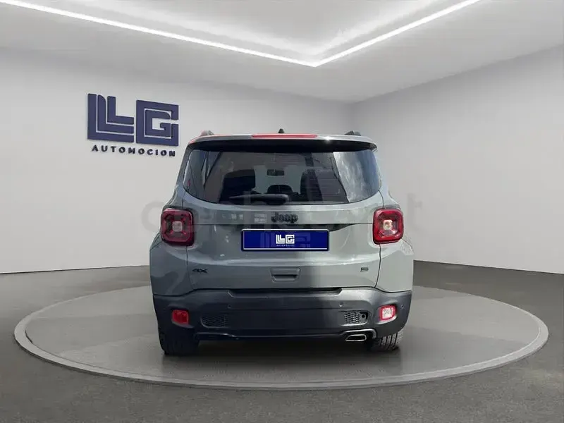 Usado Jeep Renegade 241 CV (177 kW) 2022 Gris / plata SUV