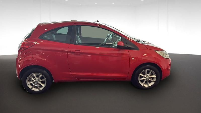 Usado Ford Ka S 69 CV (50 kW) 2014 Rojo sunrise Berlina