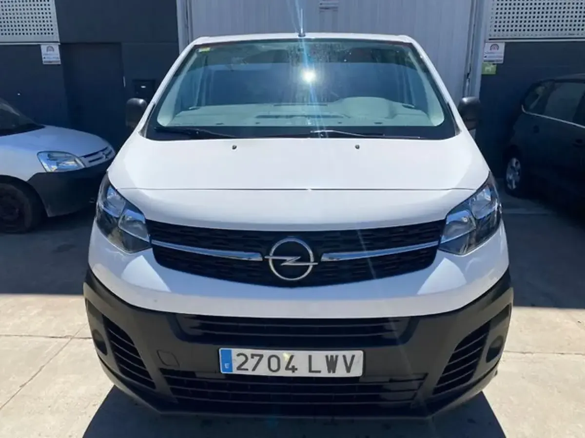 Usado Opel Vivaro S 102 CV (75 kW) 2022 Blanco Monovolumen