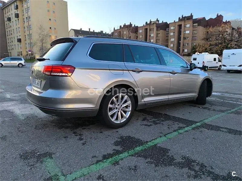 Usado VW Passat Advance 150 CV (110 kW) 2015 Gris / plata Familiar