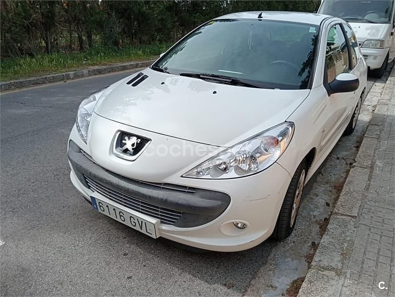 Usado Peugeot 206+ 60 CV (44 kW) 2010 Blanco Utilitario