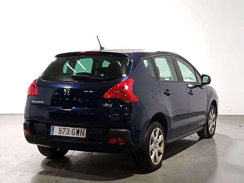 Usado Peugeot 3008 120 CV (88 kW) 2010 Azul Familiar