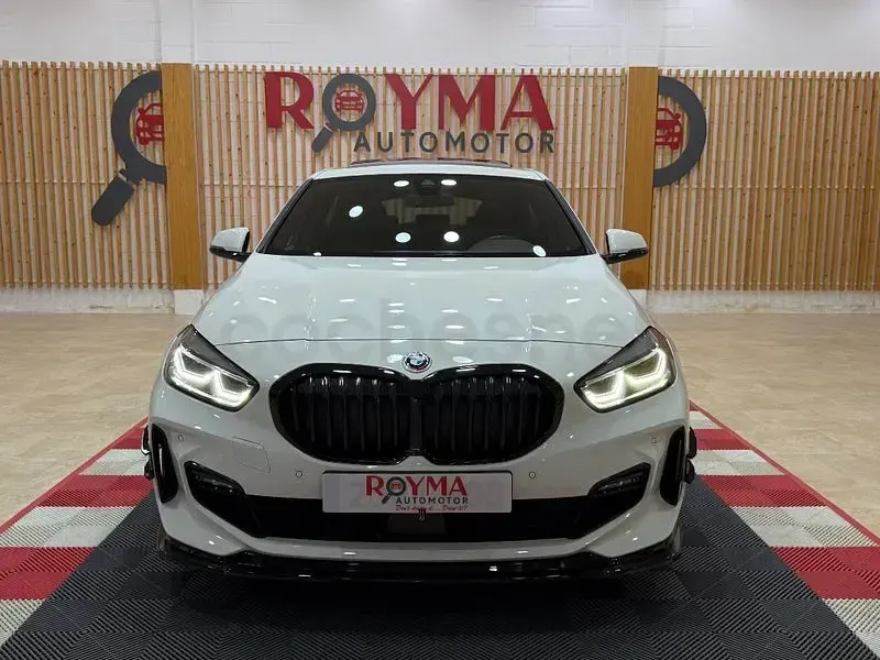 Usado BMW 120 Comfort Edition 190 CV (139 kW) 2022 Blanco Utilitario