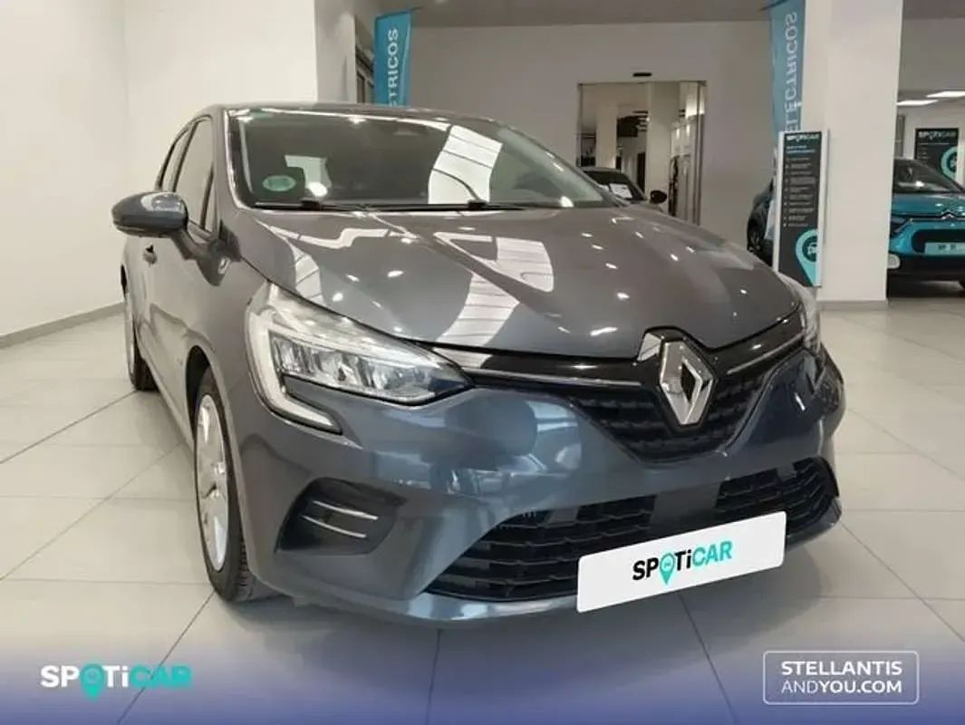 Usado Renault Clio Zen 101 CV (74 kW) 2020 Gris Utilitario