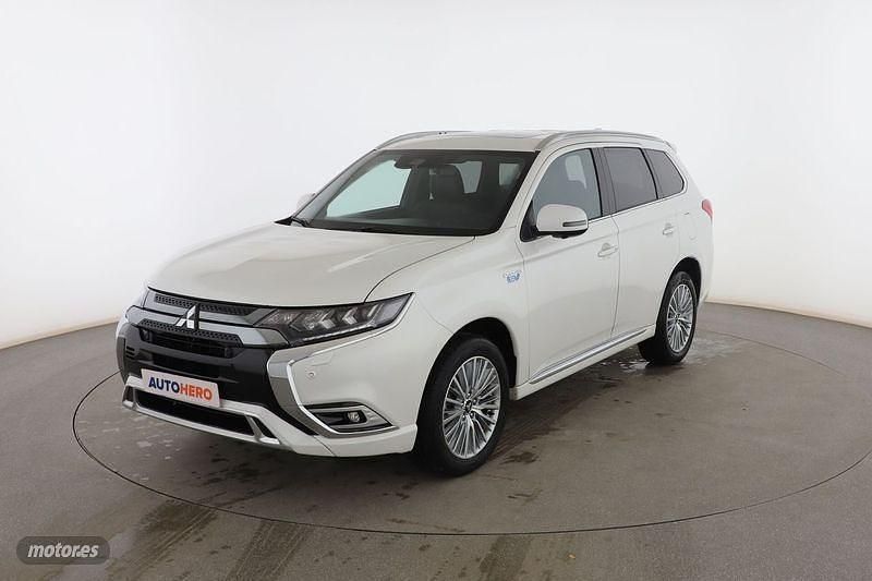 Blanco Usado 2020 Mitsubishi Outlander P-HEV SUV | 23.199 € (Precio justo) - Imagen 1/3