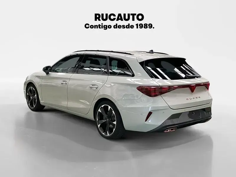 Usado Cupra Leon 204 CV (150 kW) 2025 Beige Familiar