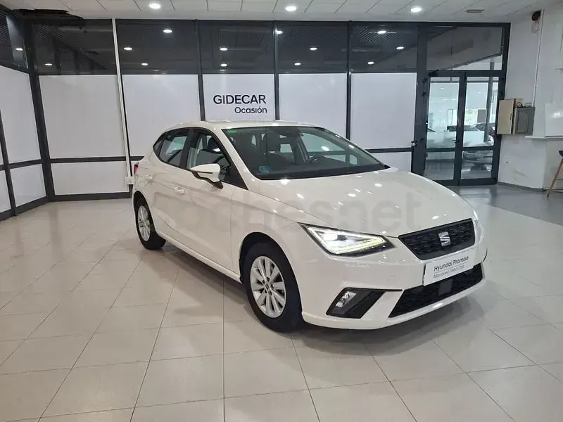 Usado Seat Ibiza Style Plus 90 CV (66 kW) 2022 Blanco Utilitario