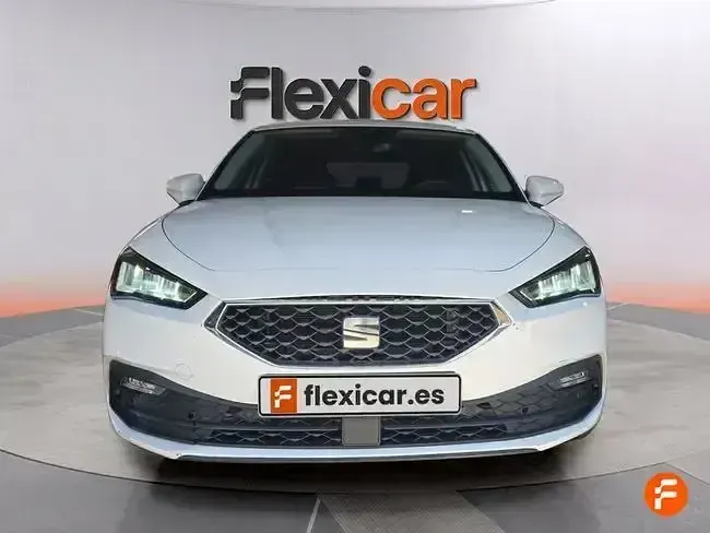 Usado Seat Leon Style 130 CV (95 kW) 2023 Blanco