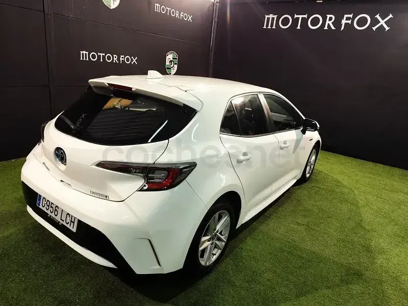 Usado Toyota Corolla Active 122 CV (89 kW) 2019 Blanco Berlina