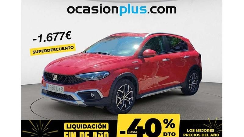Usado Fiat Tipo Cross 131 CV (96 kW) 2022 Rojo Utilitario