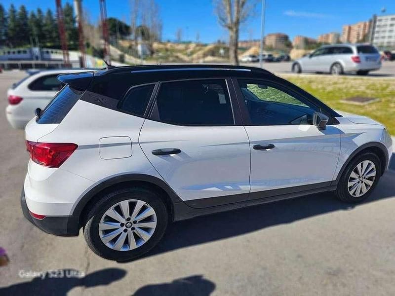 Usado Seat Arona Ecomotive 95 CV (69 kW) 2021 Blanco SUV