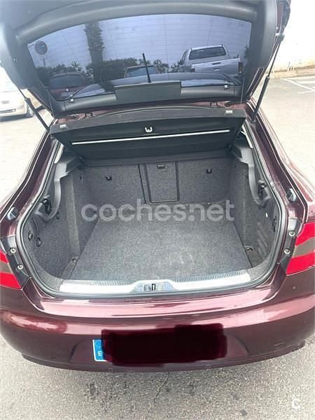 Usado Skoda Superb Elegance 140 CV (102 kW) 2010 Granate Berlina