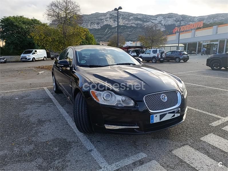 Usado Jaguar XF Luxury 240 CV (176 kW) 2010 Negro Berlina