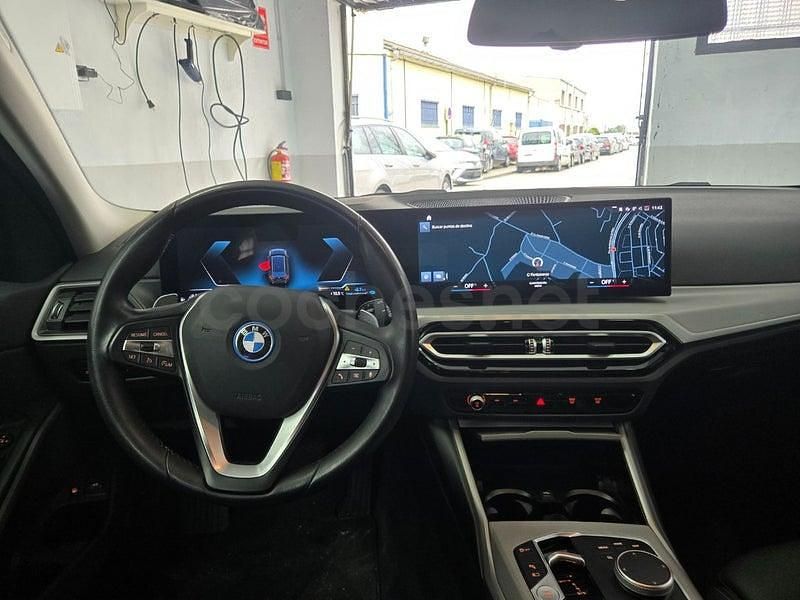 Usado BMW 320e 204 CV (150 kW) 2023 Negro Familiar