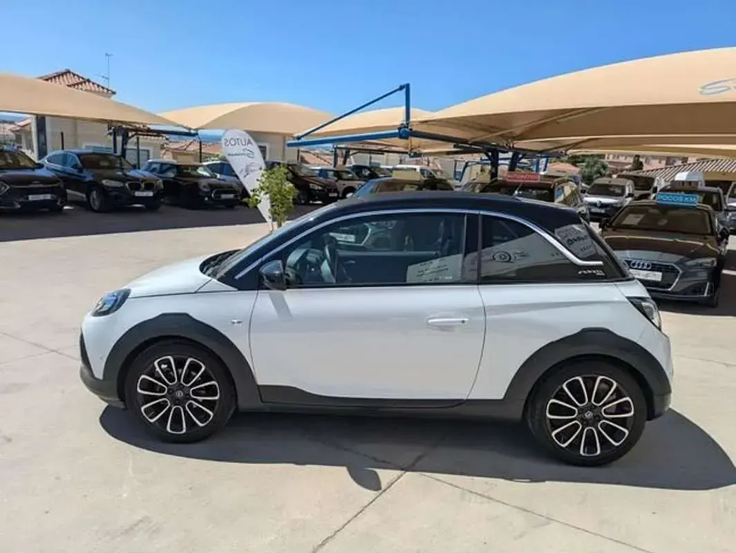 Usado Opel Adam Glam 87 CV (63 kW) 2017 Blanco Utilitario